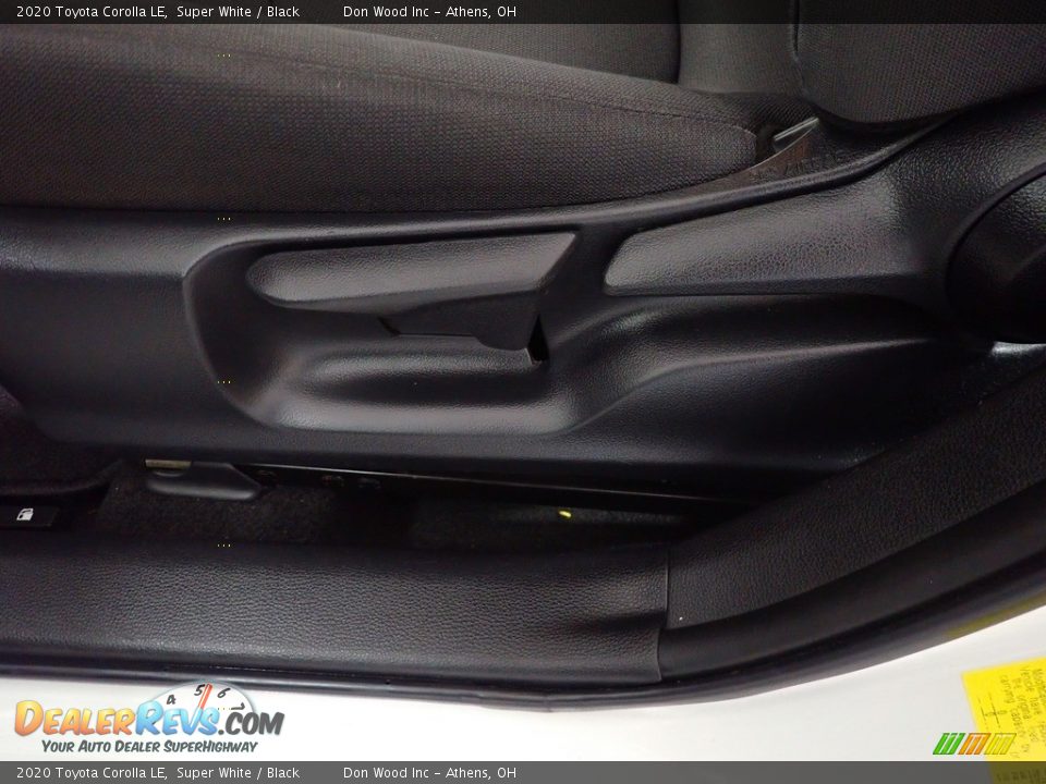 2020 Toyota Corolla LE Super White / Black Photo #23