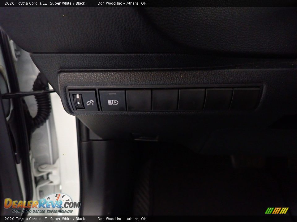 2020 Toyota Corolla LE Super White / Black Photo #31
