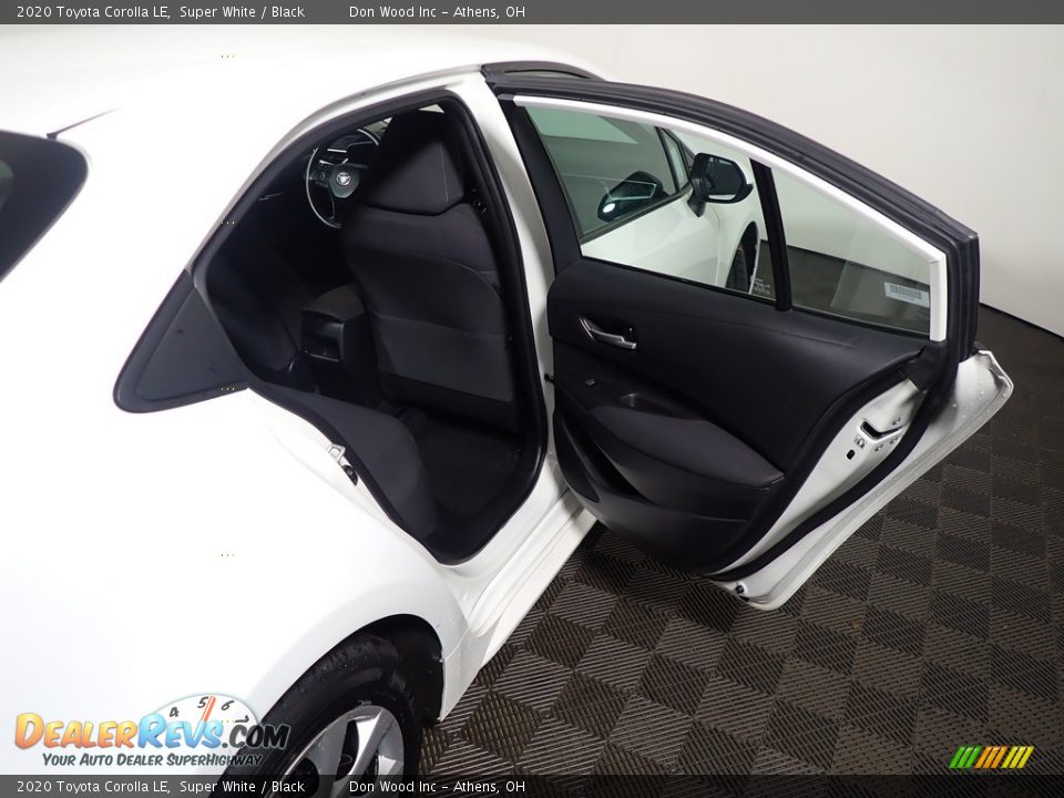 2020 Toyota Corolla LE Super White / Black Photo #36