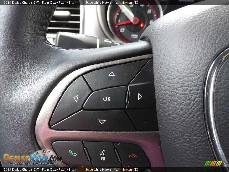 2019 Dodge Charger SXT Steering Wheel Photo #19