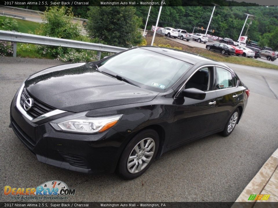 2017 Nissan Altima 2.5 S Super Black / Charcoal Photo #10