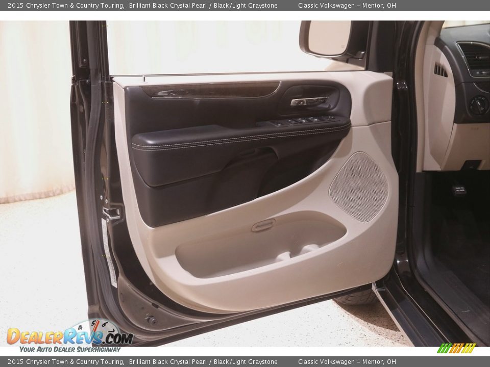 2015 Chrysler Town & Country Touring Brilliant Black Crystal Pearl / Black/Light Graystone Photo #4