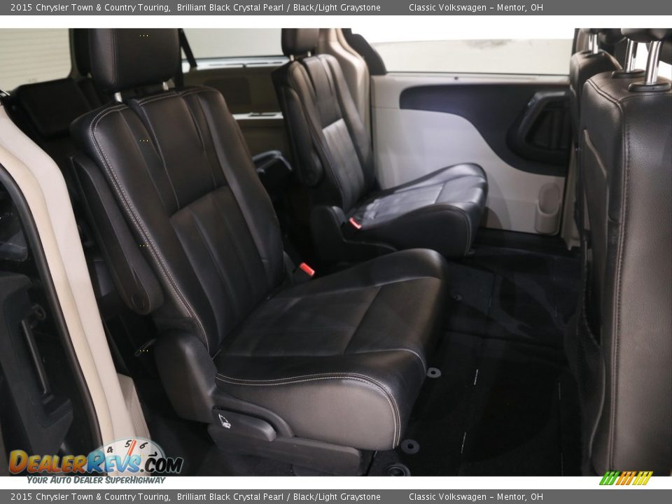 2015 Chrysler Town & Country Touring Brilliant Black Crystal Pearl / Black/Light Graystone Photo #16