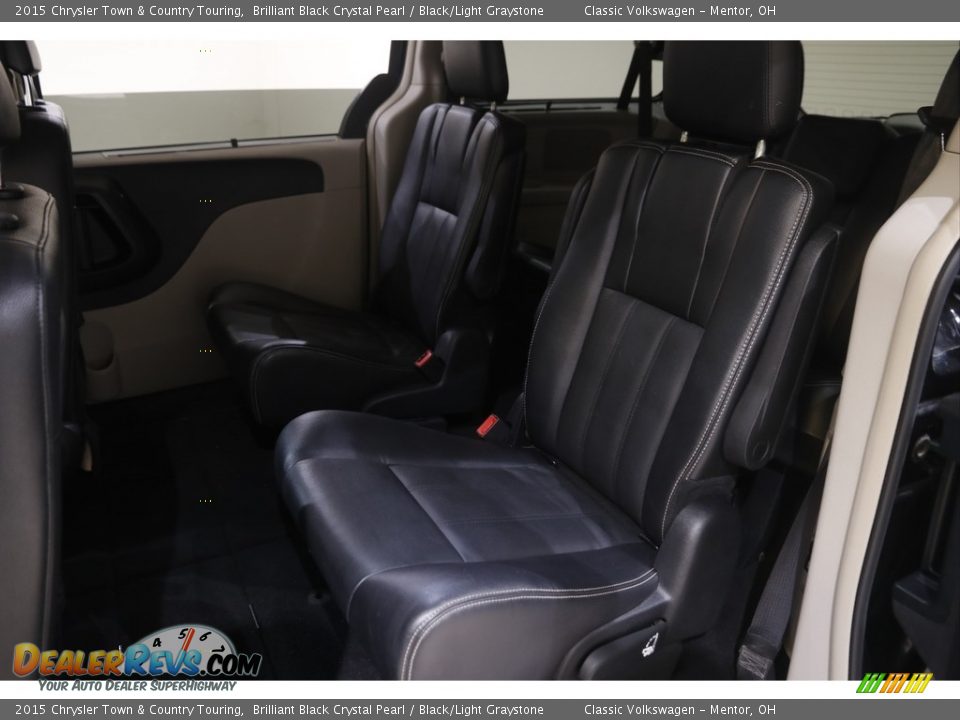 2015 Chrysler Town & Country Touring Brilliant Black Crystal Pearl / Black/Light Graystone Photo #17