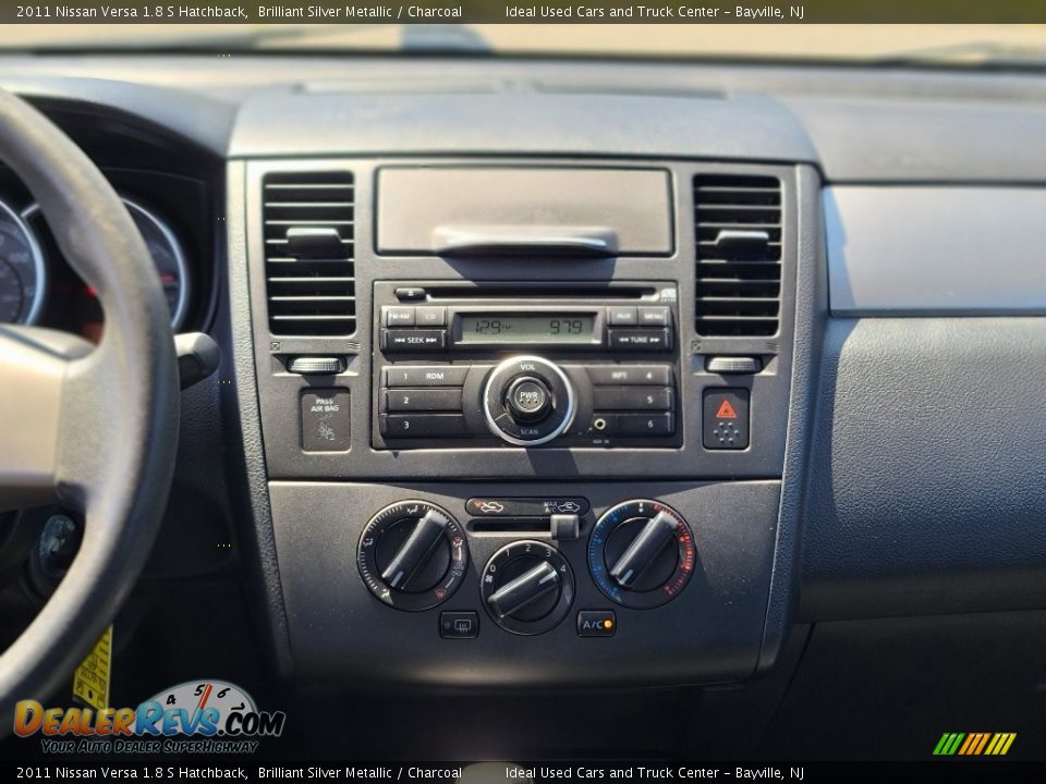 2011 Nissan Versa 1.8 S Hatchback Brilliant Silver Metallic / Charcoal Photo #21