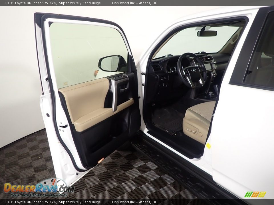 2016 Toyota 4Runner SR5 4x4 Super White / Sand Beige Photo #21