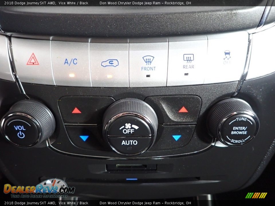 Controls of 2018 Dodge Journey SXT AWD Photo #19