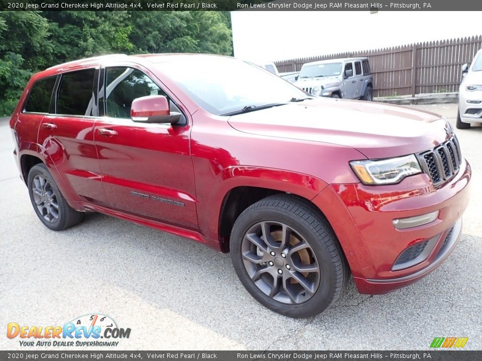 Front 3/4 View of 2020 Jeep Grand Cherokee High Altitude 4x4 Photo #8