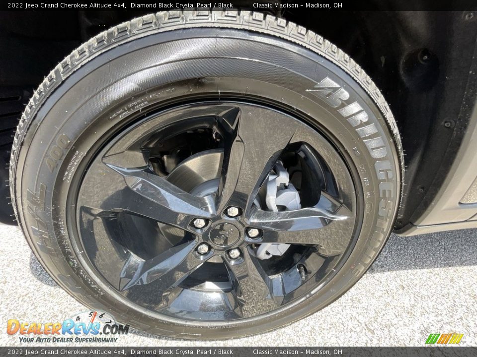 2022 Jeep Grand Cherokee Altitude 4x4 Diamond Black Crystal Pearl / Black Photo #5