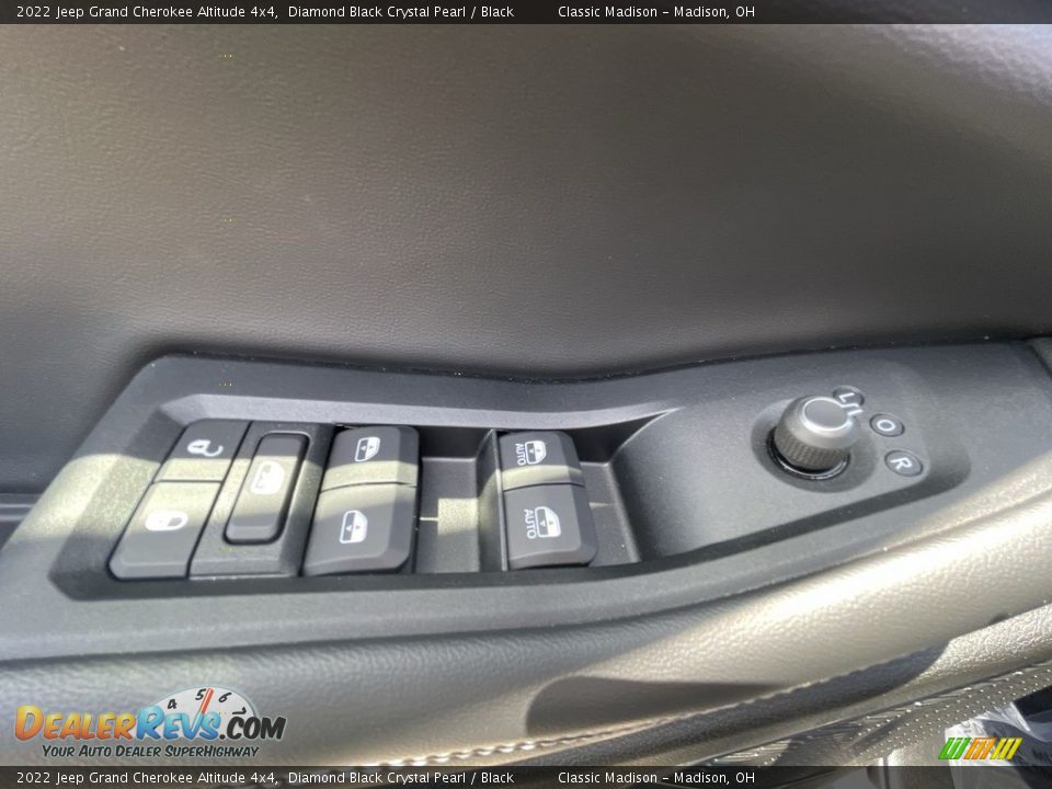 2022 Jeep Grand Cherokee Altitude 4x4 Diamond Black Crystal Pearl / Black Photo #8