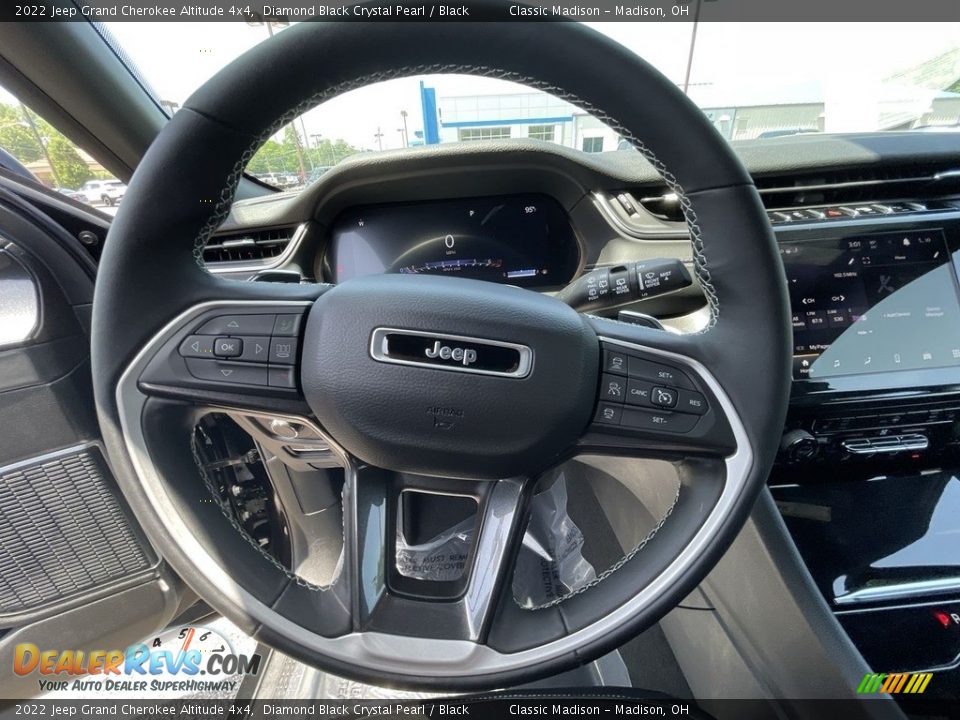 2022 Jeep Grand Cherokee Altitude 4x4 Diamond Black Crystal Pearl / Black Photo #9