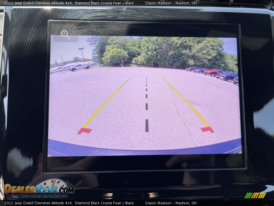 2022 Jeep Grand Cherokee Altitude 4x4 Diamond Black Crystal Pearl / Black Photo #12