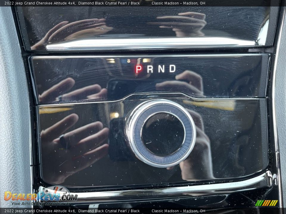 2022 Jeep Grand Cherokee Altitude 4x4 Diamond Black Crystal Pearl / Black Photo #14