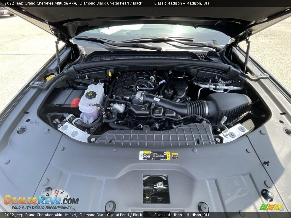 2022 Jeep Grand Cherokee Altitude 4x4 Diamond Black Crystal Pearl / Black Photo #18