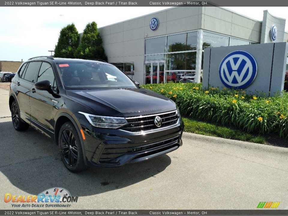 2022 Volkswagen Tiguan SE R-Line 4Motion Deep Black Pearl / Titan Black Photo #2