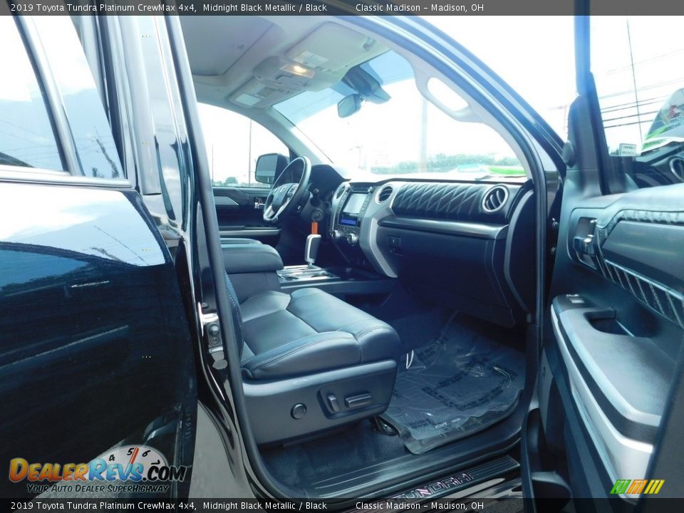 2019 Toyota Tundra Platinum CrewMax 4x4 Midnight Black Metallic / Black Photo #8