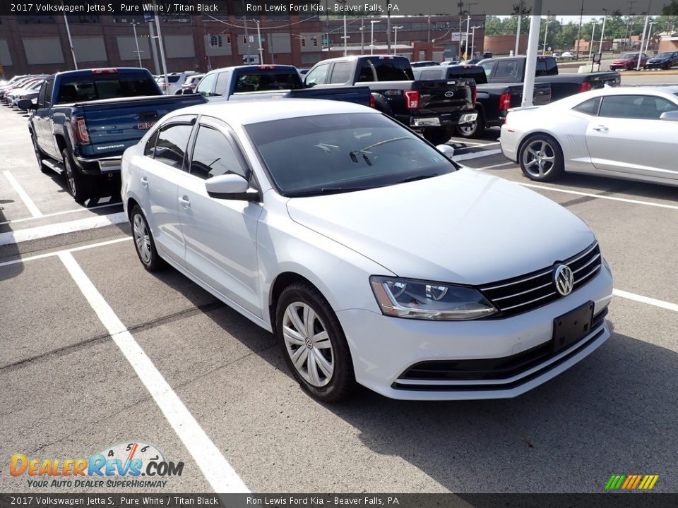 Front 3/4 View of 2017 Volkswagen Jetta S Photo #3