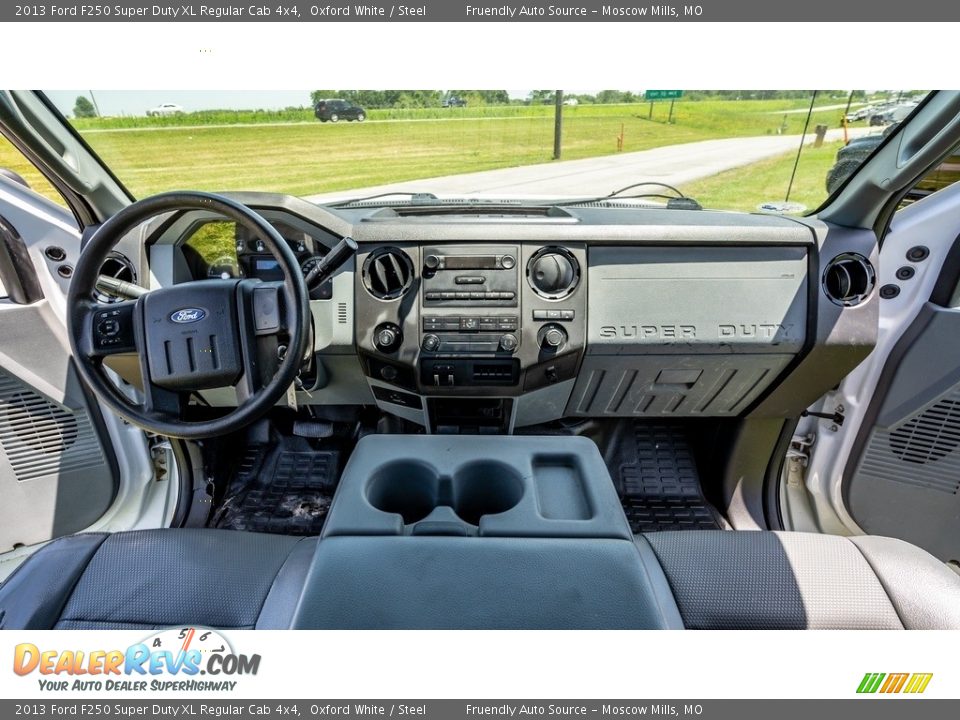 2013 Ford F250 Super Duty XL Regular Cab 4x4 Oxford White / Steel Photo #24