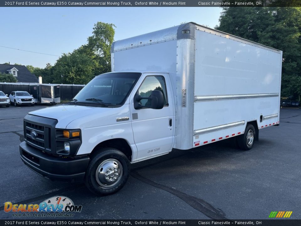 Front 3/4 View of 2017 Ford E Series Cutaway E350 Cutaway Commercial Moving Truck Photo #1