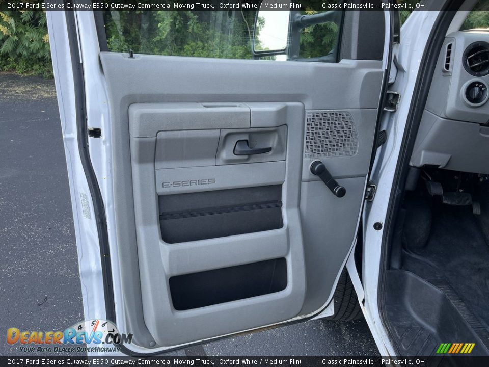 Door Panel of 2017 Ford E Series Cutaway E350 Cutaway Commercial Moving Truck Photo #10