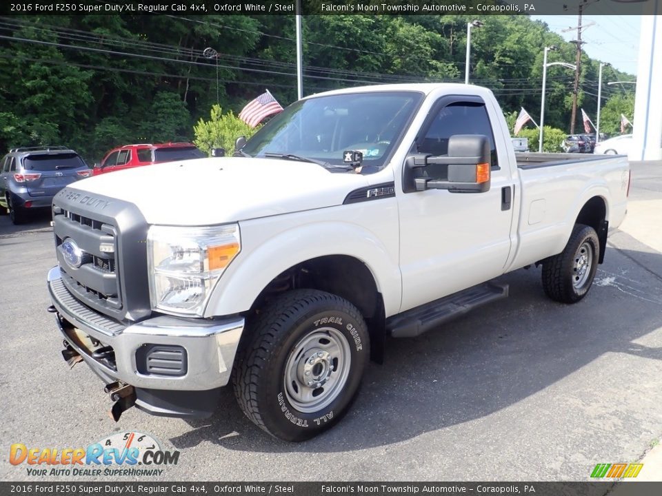 Front 3/4 View of 2016 Ford F250 Super Duty XL Regular Cab 4x4 Photo #6