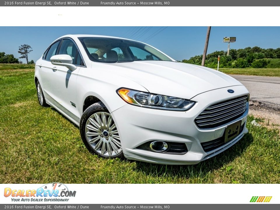 Front 3/4 View of 2016 Ford Fusion Energi SE Photo #1