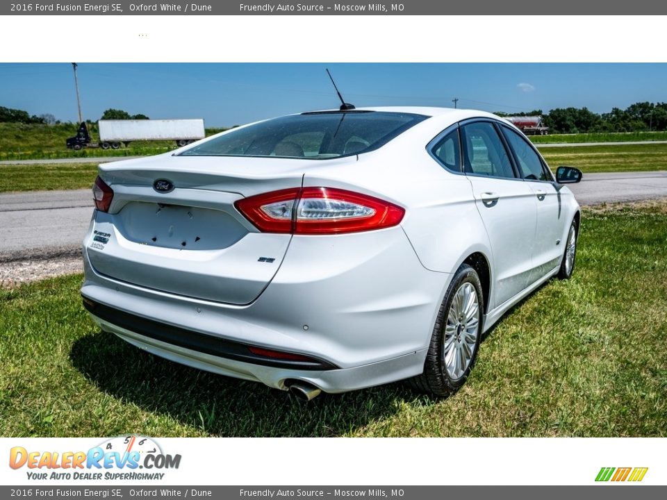 2016 Ford Fusion Energi SE Oxford White / Dune Photo #4