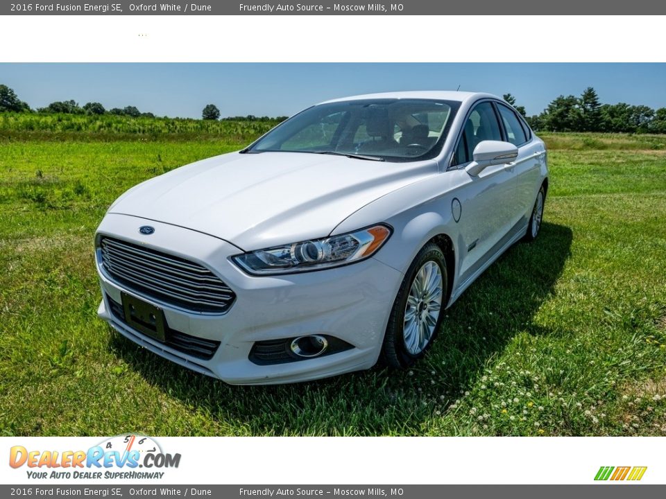 2016 Ford Fusion Energi SE Oxford White / Dune Photo #8