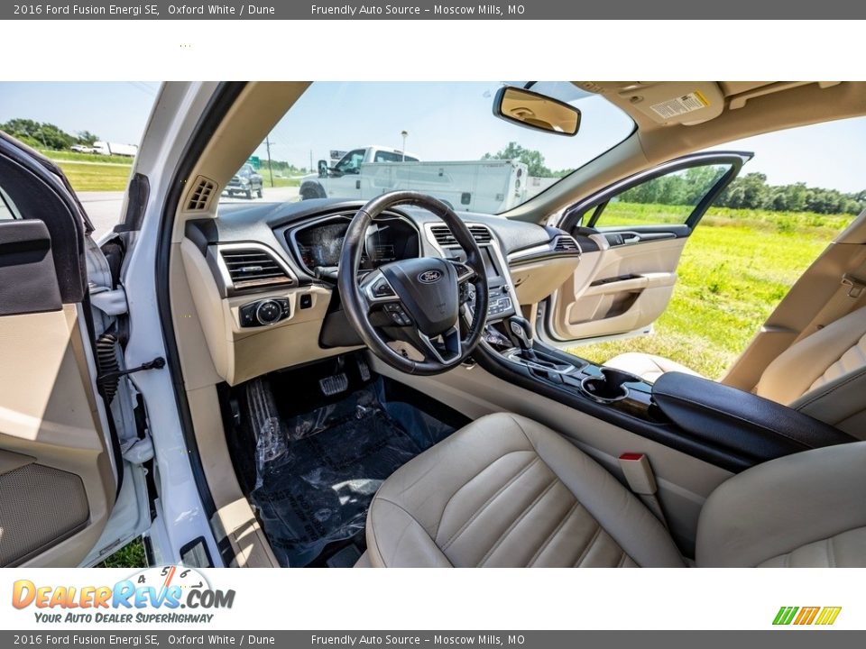 Front Seat of 2016 Ford Fusion Energi SE Photo #18