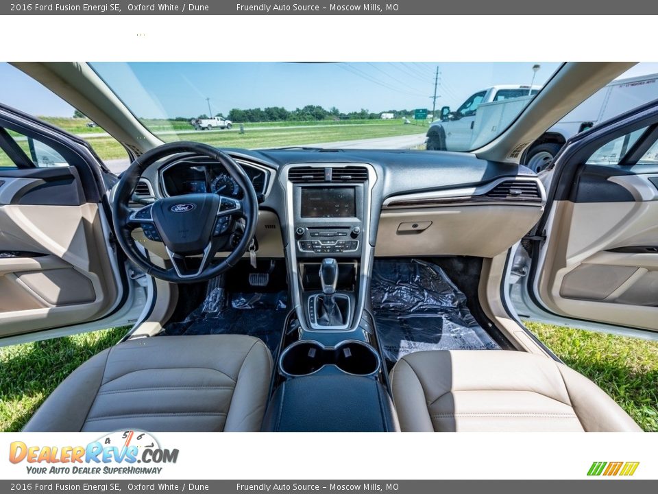 Front Seat of 2016 Ford Fusion Energi SE Photo #25