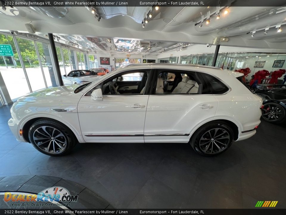 Ghost White Pearlescent by Mulliner 2022 Bentley Bentayga V8 Photo #8