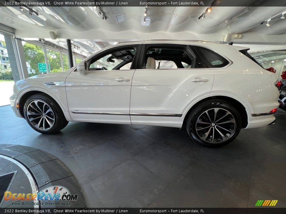 2022 Bentley Bentayga V8 Ghost White Pearlescent by Mulliner / Linen Photo #10