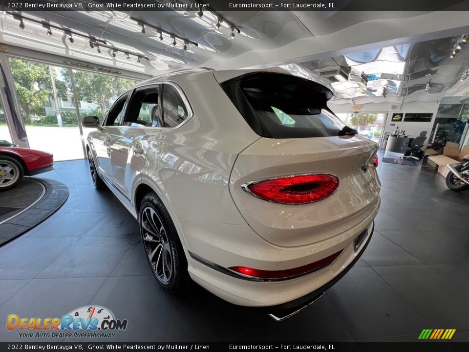 2022 Bentley Bentayga V8 Ghost White Pearlescent by Mulliner / Linen Photo #11
