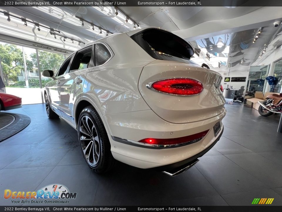 2022 Bentley Bentayga V8 Ghost White Pearlescent by Mulliner / Linen Photo #13