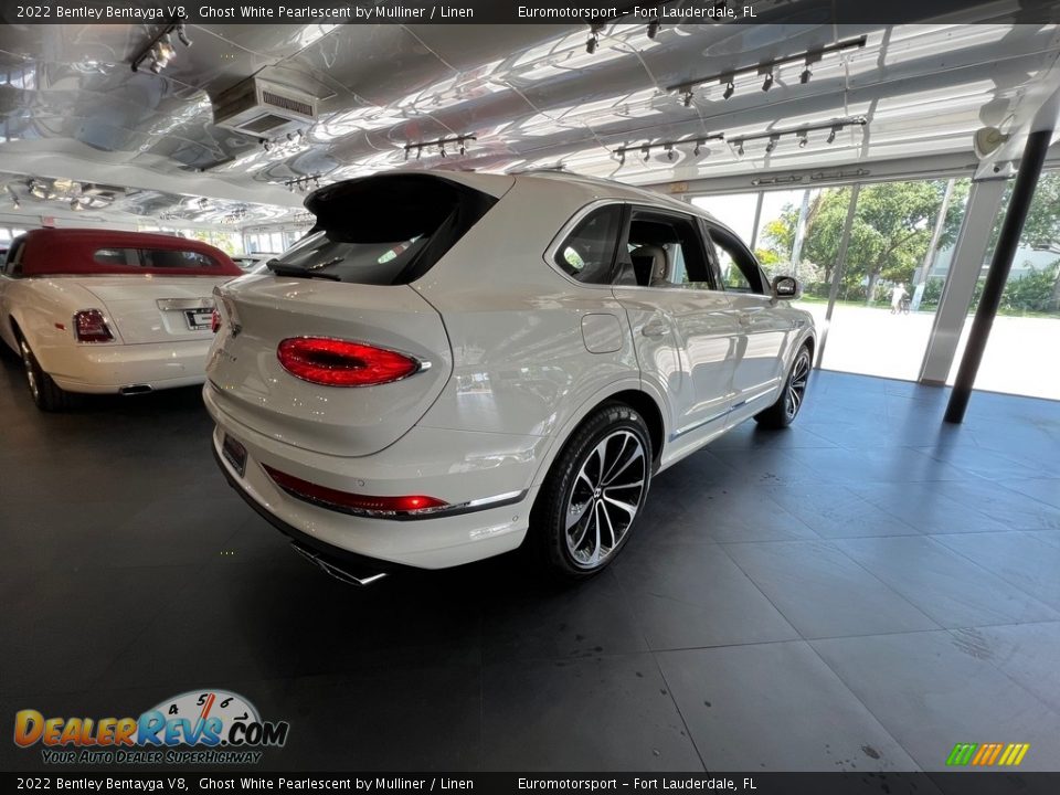 2022 Bentley Bentayga V8 Ghost White Pearlescent by Mulliner / Linen Photo #18