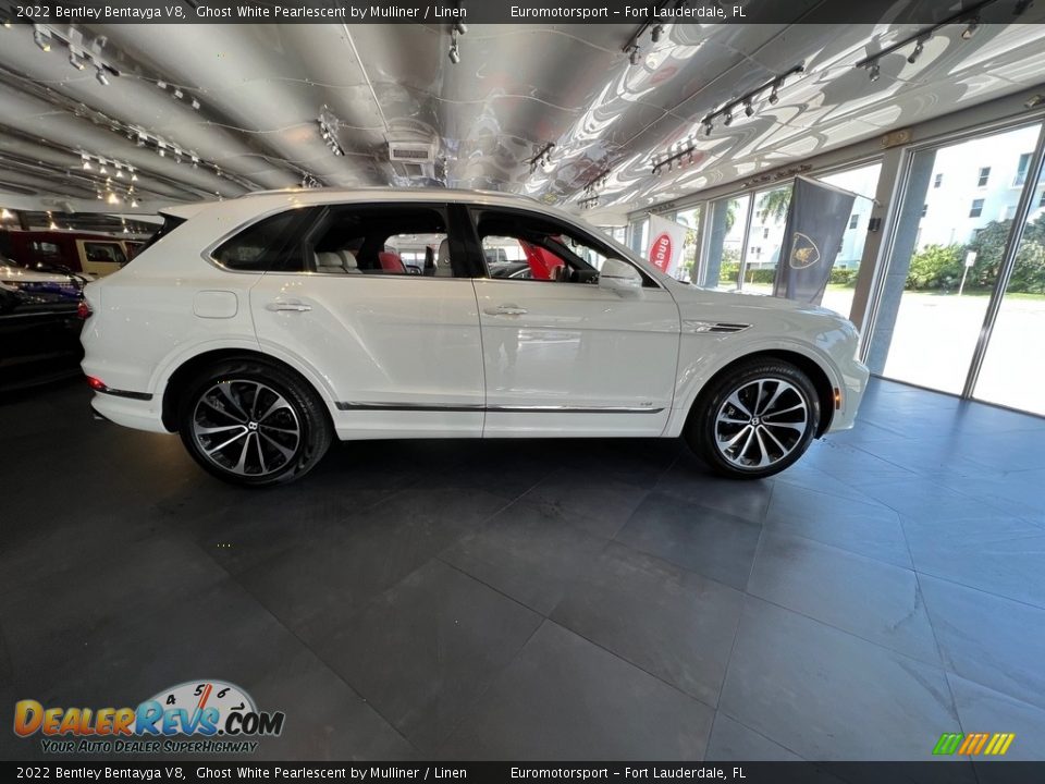 2022 Bentley Bentayga V8 Ghost White Pearlescent by Mulliner / Linen Photo #19