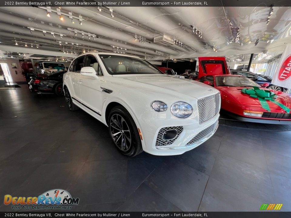 Ghost White Pearlescent by Mulliner 2022 Bentley Bentayga V8 Photo #21