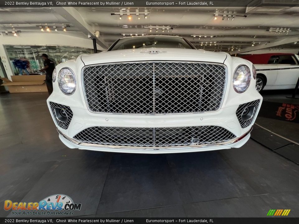 2022 Bentley Bentayga V8 Ghost White Pearlescent by Mulliner / Linen Photo #22