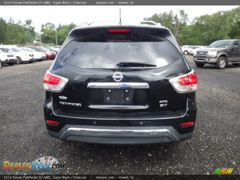 2014 Nissan Pathfinder SV AWD Super Black / Charcoal Photo #5