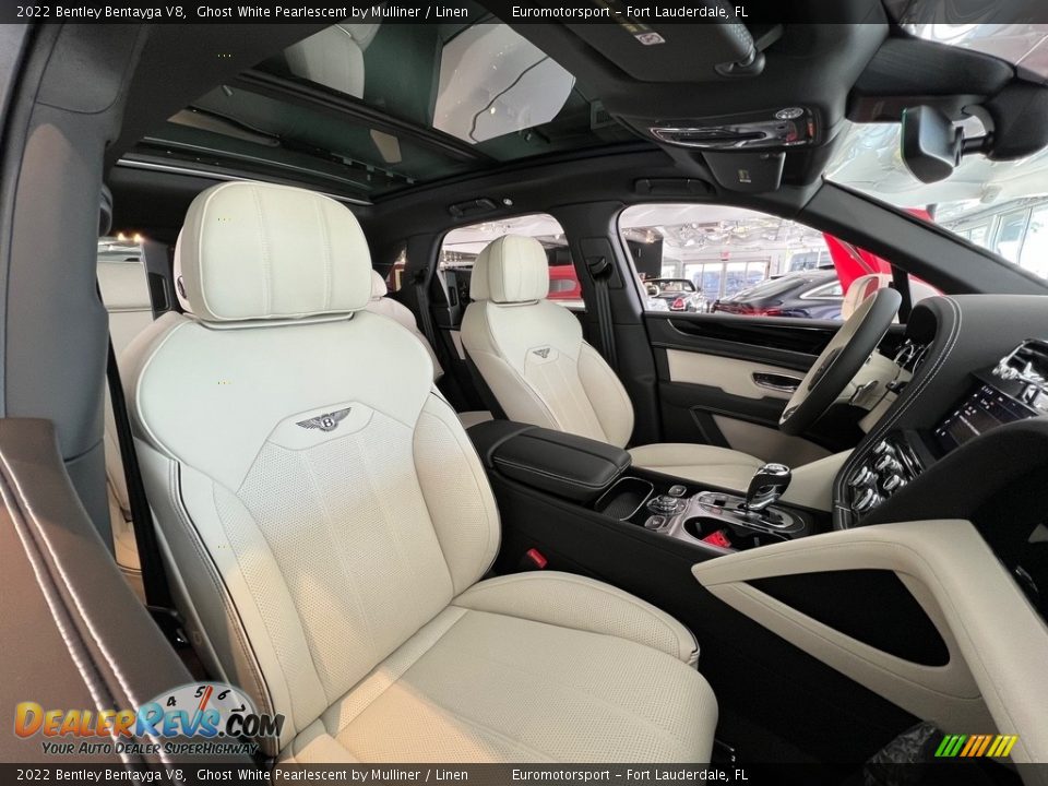 Front Seat of 2022 Bentley Bentayga V8 Photo #31