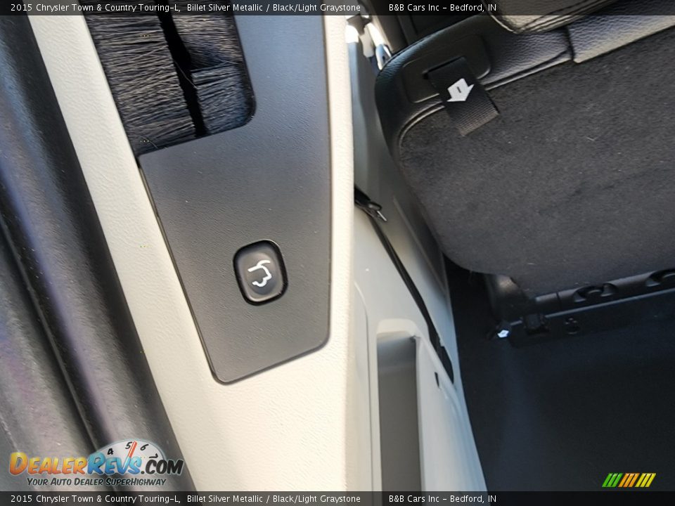 2015 Chrysler Town & Country Touring-L Billet Silver Metallic / Black/Light Graystone Photo #18