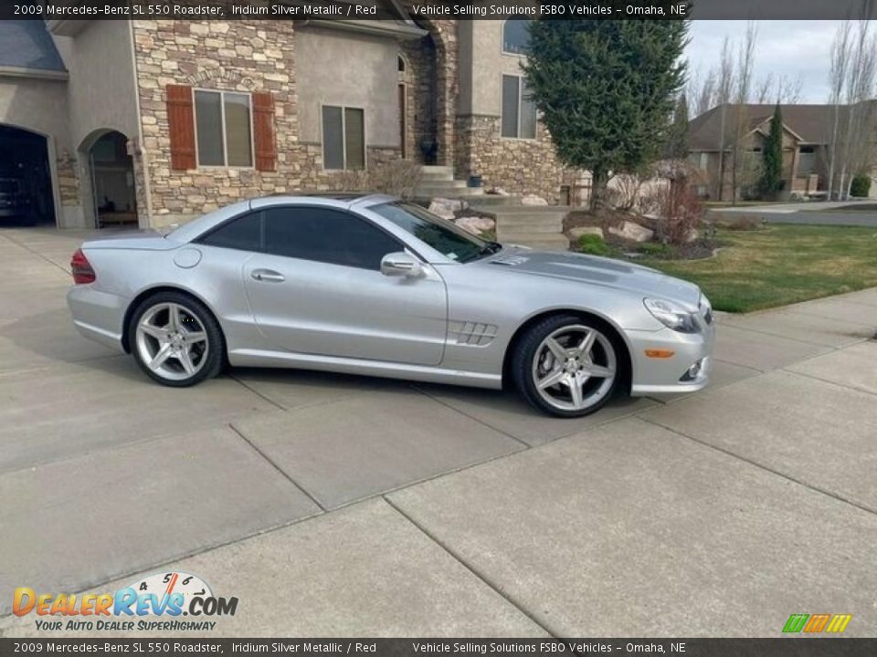 2009 Mercedes-Benz SL 550 Roadster Iridium Silver Metallic / Red Photo #10