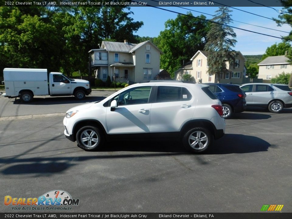 2022 Chevrolet Trax LT AWD Iridescent Pearl Tricoat / Jet Black/Light Ash Gray Photo #6