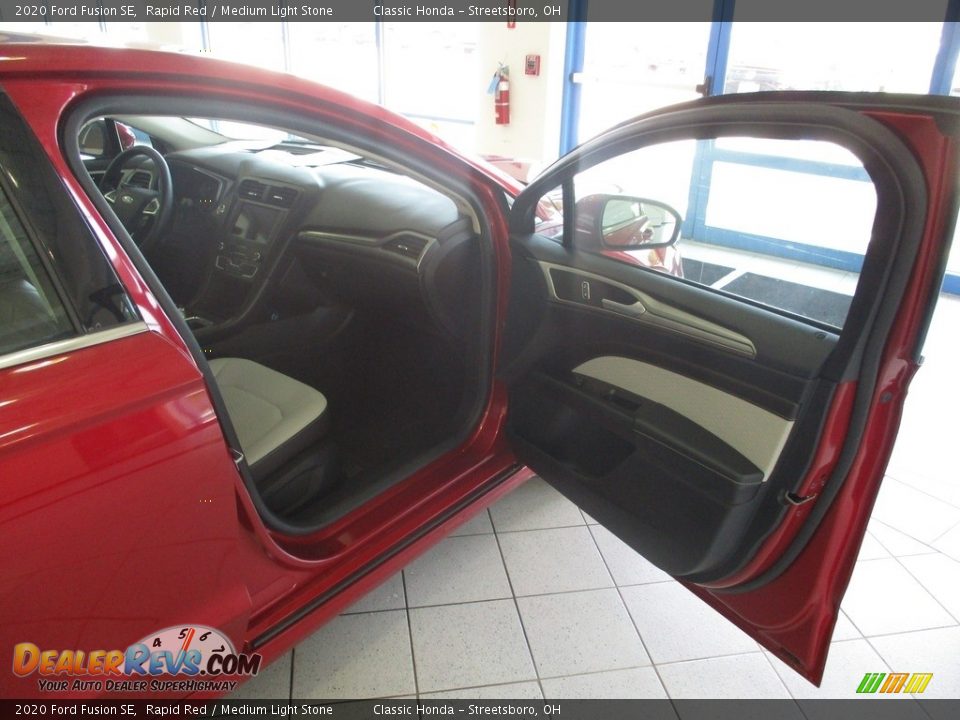 2020 Ford Fusion SE Rapid Red / Medium Light Stone Photo #13