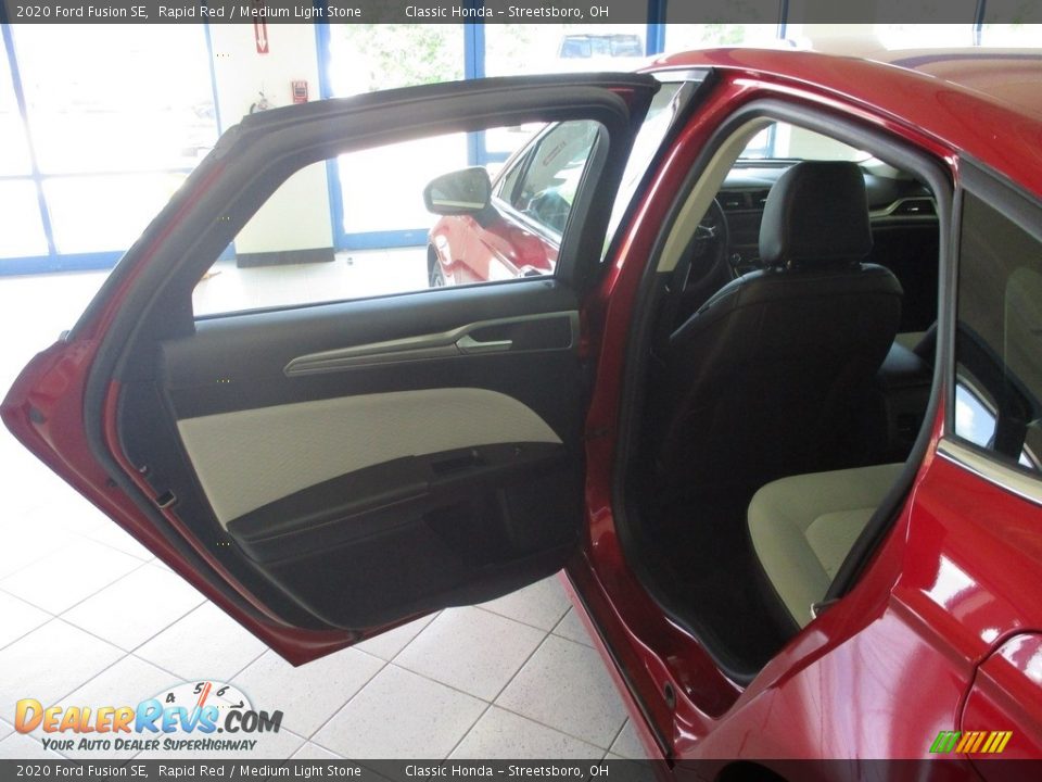 2020 Ford Fusion SE Rapid Red / Medium Light Stone Photo #20