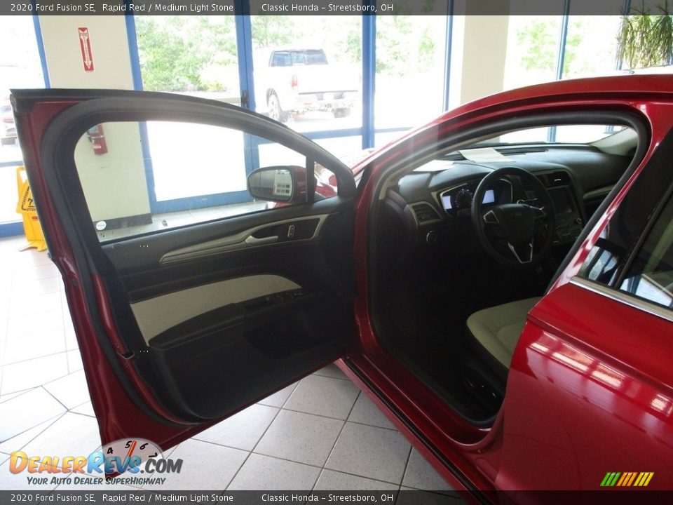 2020 Ford Fusion SE Rapid Red / Medium Light Stone Photo #23
