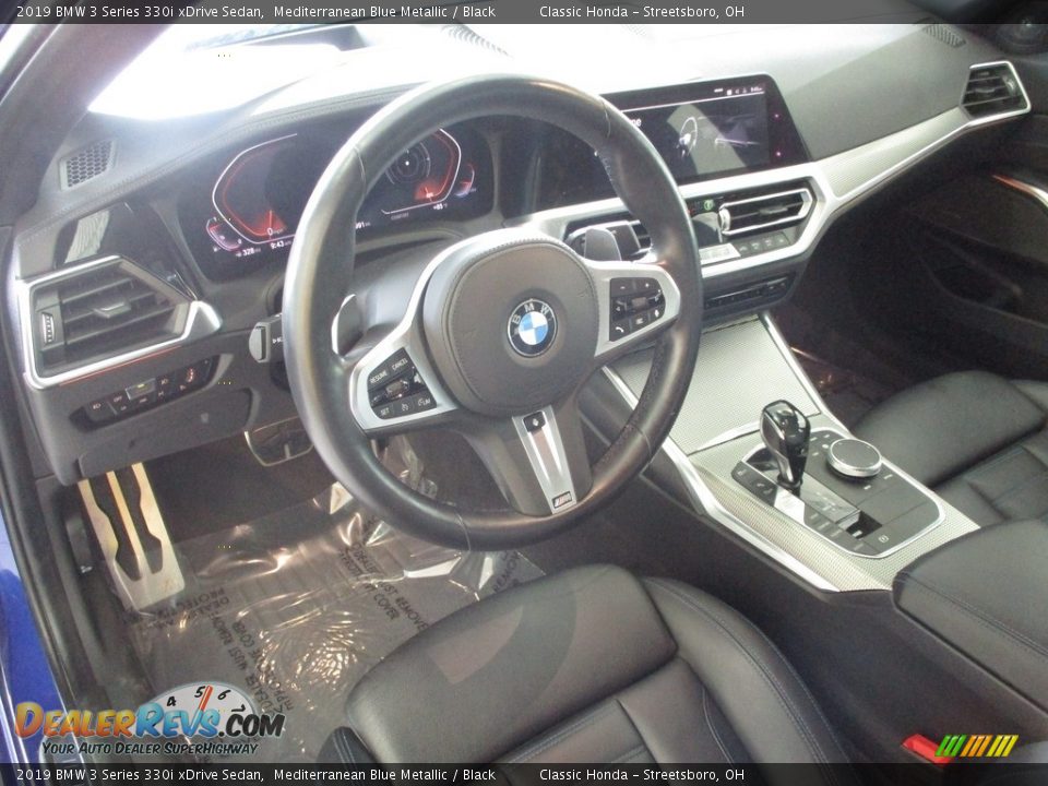 Front Seat of 2019 BMW 3 Series 330i xDrive Sedan Photo #28