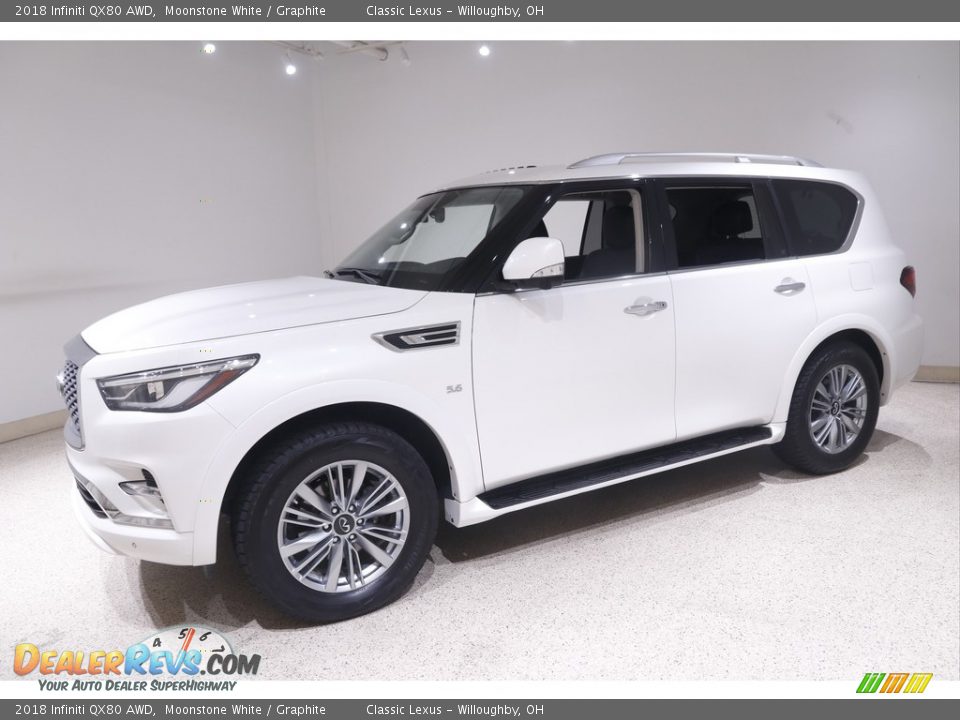 Front 3/4 View of 2018 Infiniti QX80 AWD Photo #3
