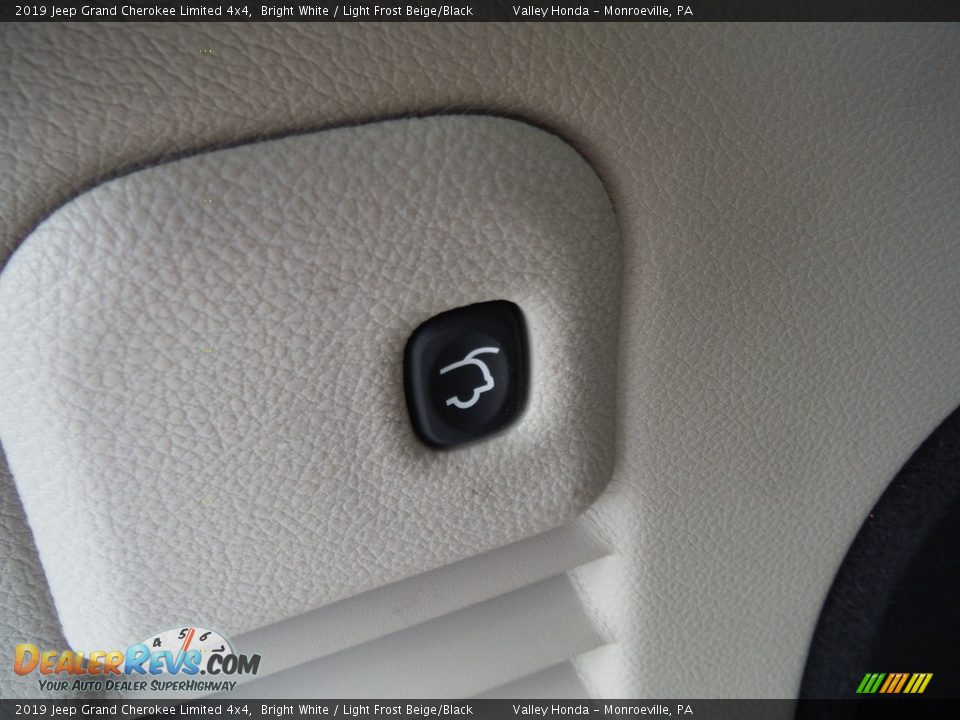 2019 Jeep Grand Cherokee Limited 4x4 Bright White / Light Frost Beige/Black Photo #30