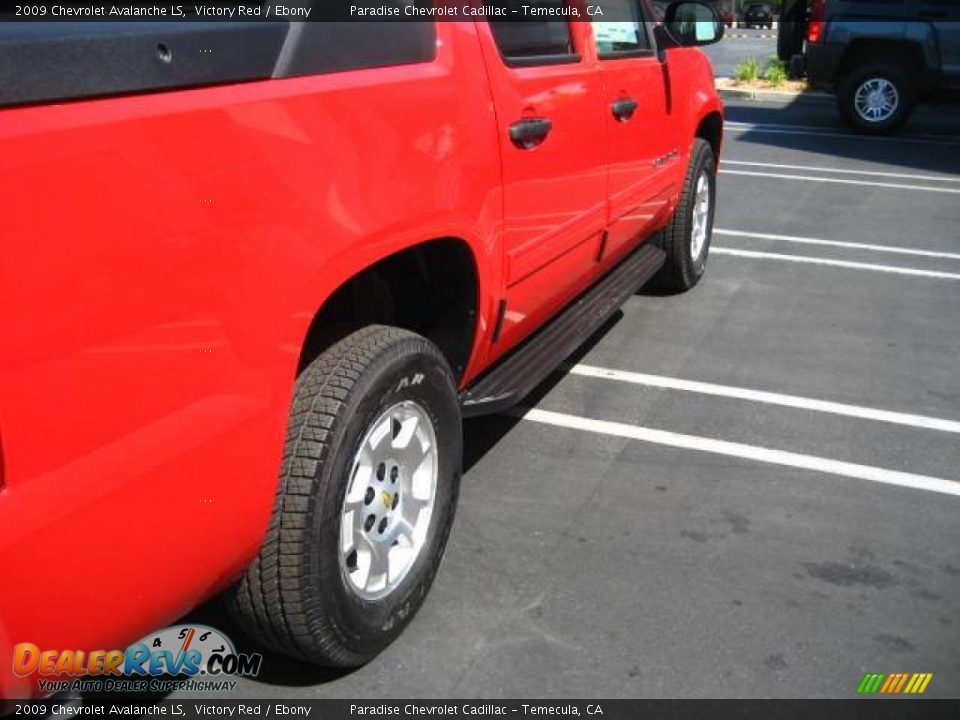 2009 Chevrolet Avalanche LS Victory Red / Ebony Photo #10